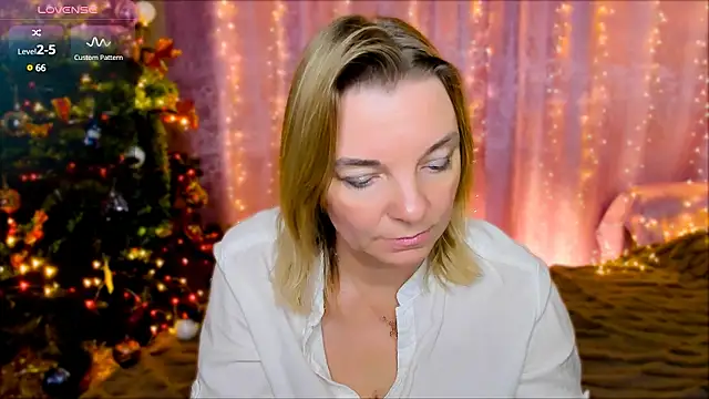 Snapshot of Regina__blue chatting on December 26, 2024, 7:27 pm Regina blue online show from December 26, 2024, 7:27 pm