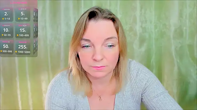 Snapshot of Regina__blue chatting on February 6, 2025, 7:40 pm Regina blue online show from February 6, 2025, 7:40 pm