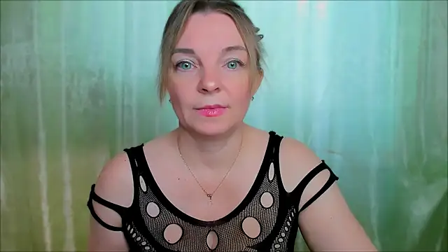 Snapshot of Regina__blue chatting on February 21, 2025, 11:55 am Regina blue online show from February 21, 2025, 11:55 am