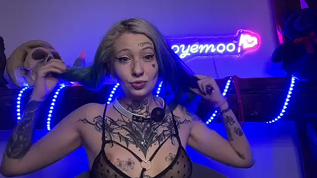 Snapshot of coyemoo chatting on March 12, 2025, 7:24 am coyemoo online show from March 12, 2025, 7:24 am