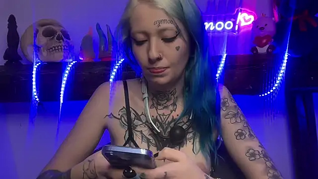 Snapshot of coyemoo chatting on March 19, 2025, 12:56 pm coyemoo online show from March 19, 2025, 12:56 pm