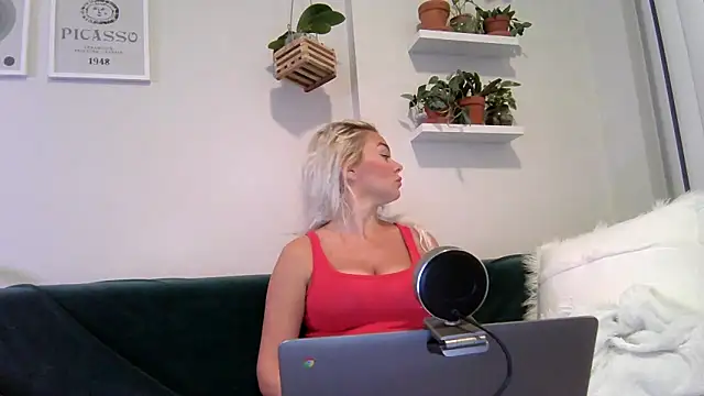 badblondebunny online show from December 16, 2025, 1:21 am