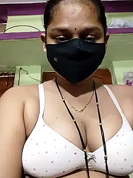 Snapshot of Kashish_18 chatting on June 4, 2026, 8:20 am Kashish 18 online show from June 4, 2026, 8:20 am