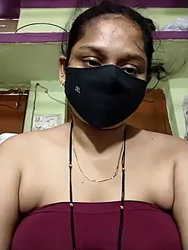 Snapshot of Kashish_18 chatting on June 9, 2026, 7:42 am Kashish 18 online show from June 9, 2026, 7:42 am