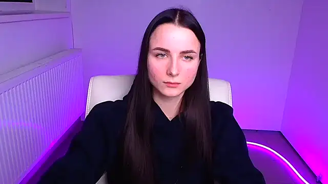 Eva Janee online show from February 3, 2025, 3:17 pm