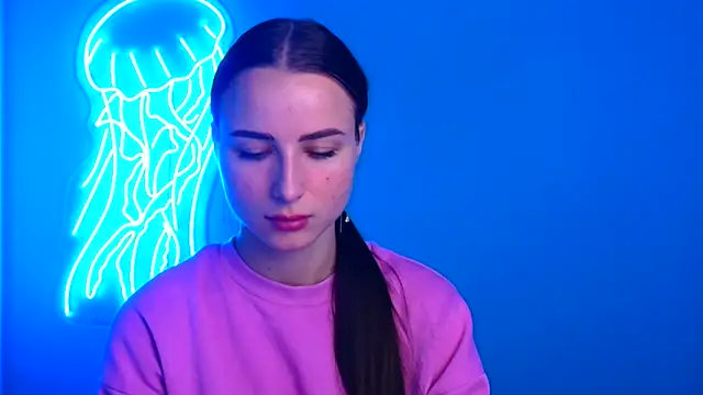 Eva Janee online show from September 17, 2025, 5:53 am