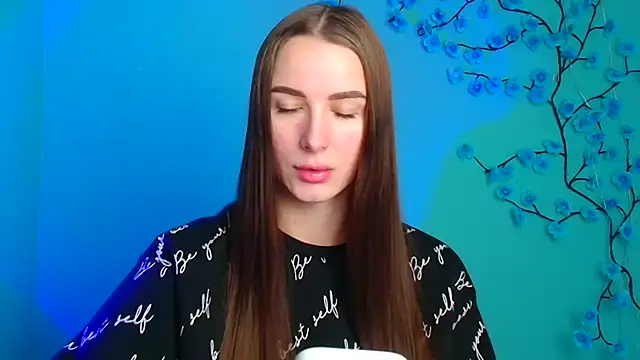 Eva Janee online show from February 16, 2026, 6:31 am