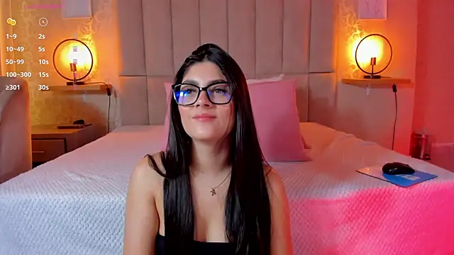 Snapshot of Amy-Saenz chatting on November 21, 2025, 3:00 pm Amy-Saenz online show from November 21, 2025, 3:00 pm