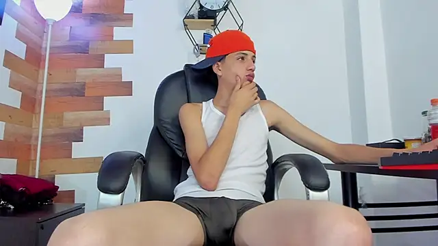 Snapshot of Kenbils chatting on January 15, 2025, 6:19 pm Kenbils online show from January 15, 2025, 6:19 pm