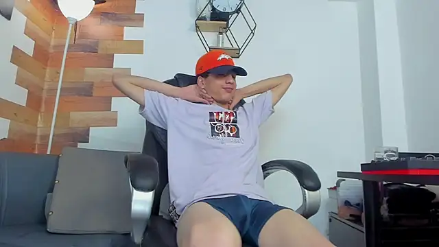 Snapshot of Kenbils chatting on February 23, 2025, 4:24 pm Kenbils online show from February 23, 2025, 4:24 pm