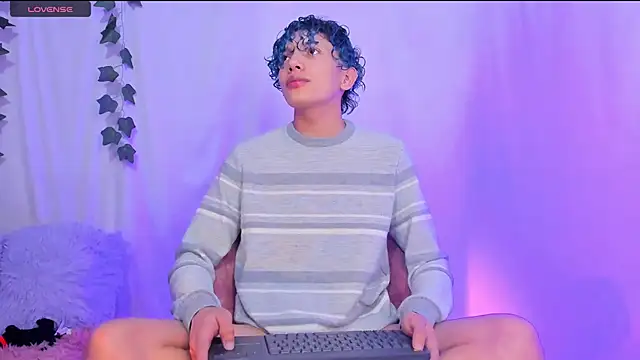 Snapshot of Im_Alejo chatting on March 14, 2025, 2:10 am Im Alejo online show from March 14, 2025, 2:10 am