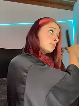 Snapshot of hannaa_brown chatting on February 27, 2025, 5:04 pm hannaa brown online show from February 27, 2025, 5:04 pm