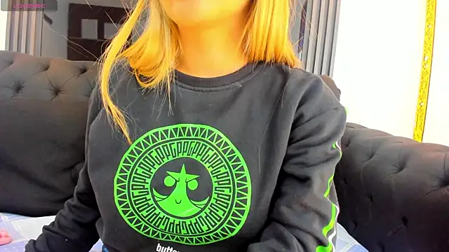 EvaaLovia1 online show from October 2, 2025, 1:29 pm