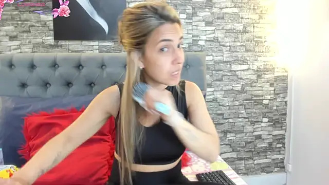 Snapshot of EvaaLovia1 chatting on July 29, 2026, 1:31 pm EvaaLovia1 online show from July 29, 2026, 1:31 pm