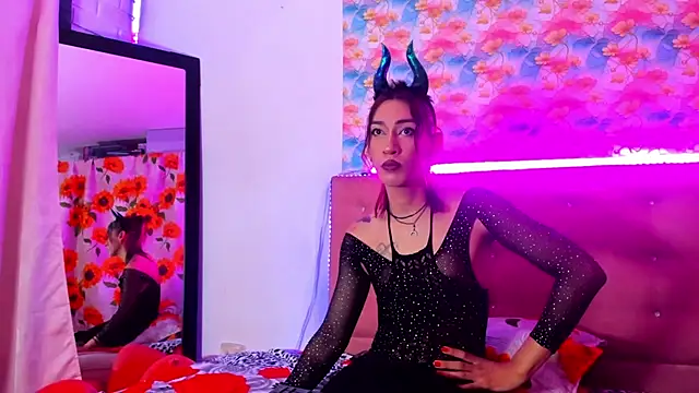 khandyzBlum online show from February 17, 2025, 4:04 pm