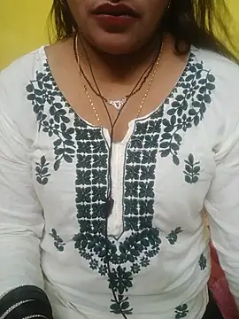 Snapshot of Sexyranibhabhi chatting on June 23, 2026, 3:43 pm Sexyranibhabhi online show from June 23, 2026, 3:43 pm