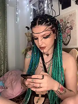 MoonAgnes online show from June 26, 2026, 1:15 pm
