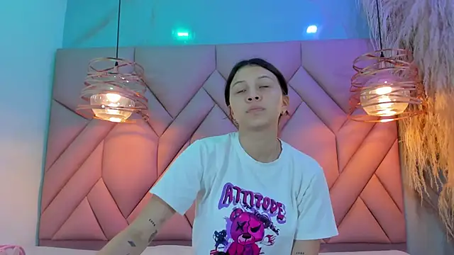 Snapshot of AngelaaCute_ chatting on January 10, 2025, 11:33 am AngelaaCute online show from January 10, 2025, 11:33 am