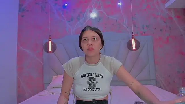 Snapshot of AngelaaCute_ chatting on January 16, 2025, 11:58 am AngelaaCute online show from January 16, 2025, 11:58 am