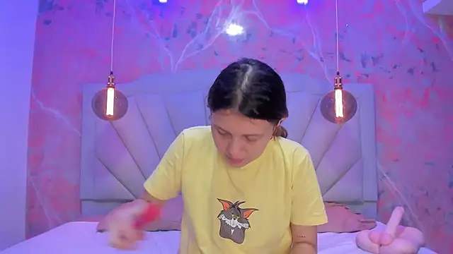 Snapshot of AngelaaCute_ chatting on January 30, 2025, 12:27 pm AngelaaCute online show from January 30, 2025, 12:27 pm