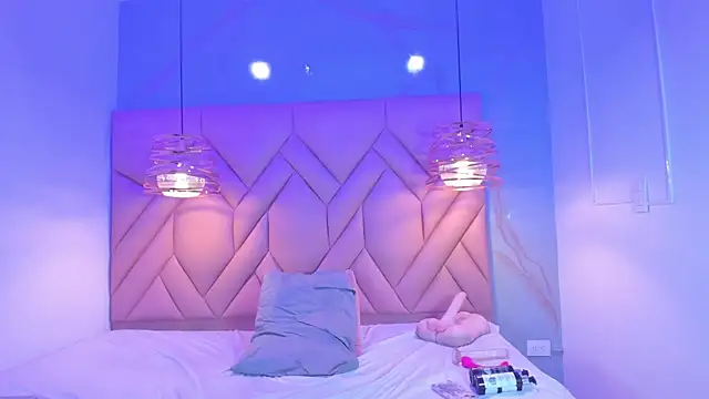 Snapshot of AngelaaCute_ chatting on March 7, 2025, 3:18 pm AngelaaCute online show from March 7, 2025, 3:18 pm