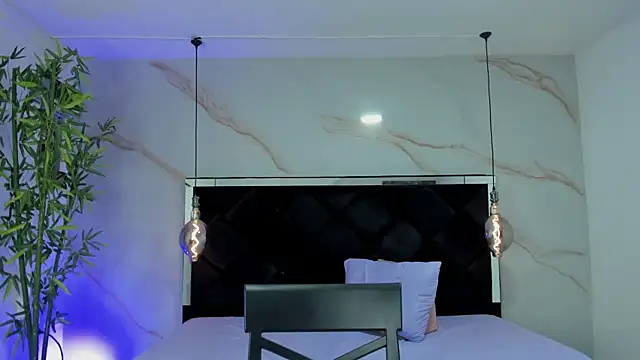 Snapshot of AngelaaCute_ chatting on September 18, 2025, 12:18 pm AngelaaCute online show from September 18, 2025, 12:18 pm