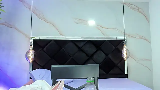 Snapshot of AngelaaCute_ chatting on September 22, 2025, 12:29 pm AngelaaCute online show from September 22, 2025, 12:29 pm