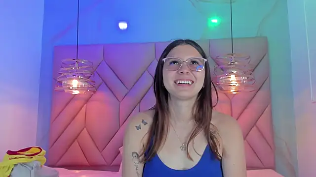 AngelaaCute  online show from June 17, 2026, 12:07 pm