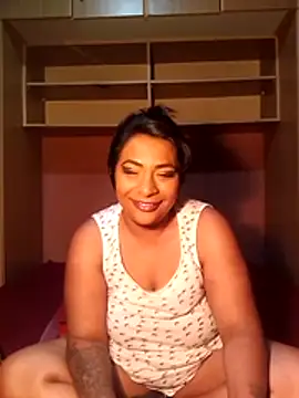 indianstormxo  online show from December 17, 2025, 2:39 am