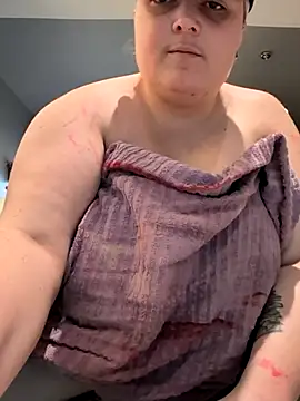 Snapshot of LadyRochester chatting on July 23, 2026, 10:29 pm LadyRochester online show from July 23, 2026, 10:29 pm
