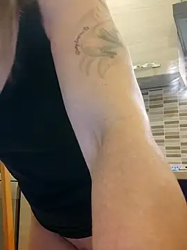 Snapshot of Dark_Angel_22 chatting on September 18, 2025, 7:49 pm Dark Angel 22 online show from September 18, 2025, 7:49 pm