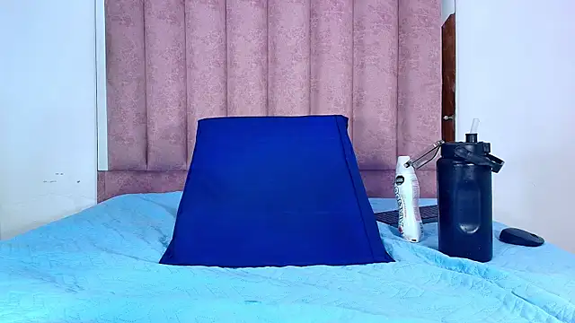 anisha x online show from October 7, 2025, 7:22 pm