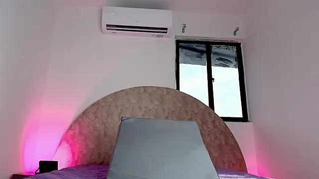 anisha x online show from November 14, 2025, 7:23 pm