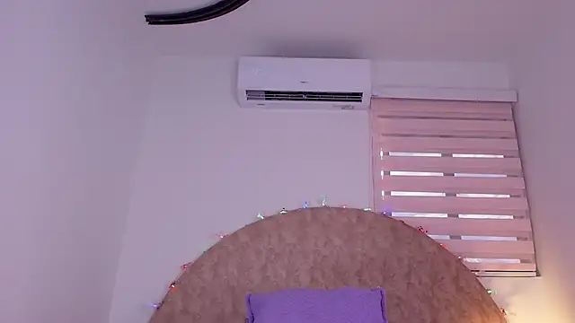 anisha x online show from December 2, 2025, 7:20 pm