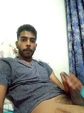 Snapshot of Joeyyyy455 chatting on December 13, 2025, 11:32 pm Joeyyyy455 online show from December 13, 2025, 11:32 pm