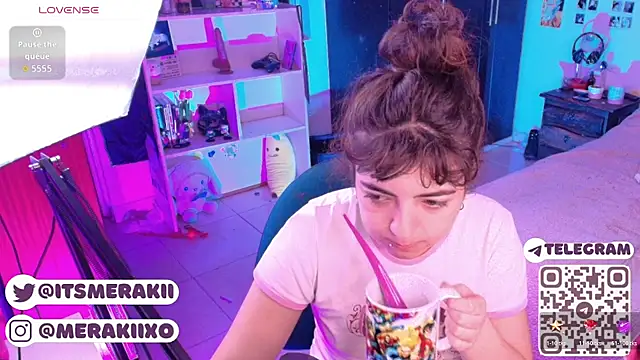 Snapshot of meraki_fraise chatting on May 5, 2026, 7:44 pm meraki fraise online show from May 5, 2026, 7:44 pm