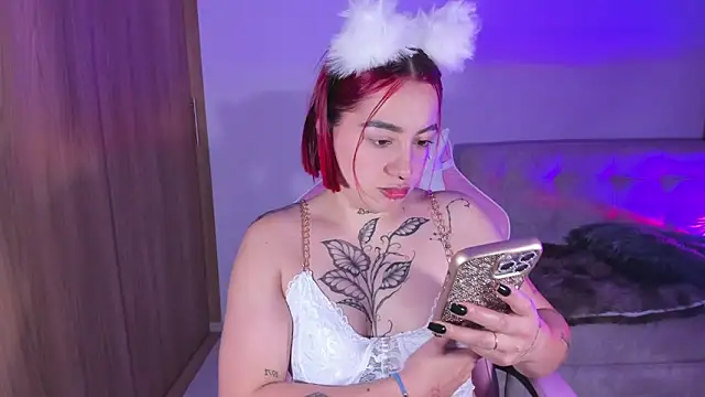 annika taylor online show from February 26, 2025, 12:38 am