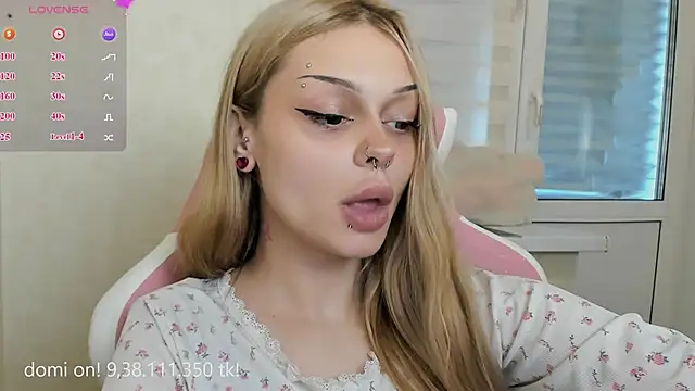 Snapshot of shy_melony chatting on July 14, 2026, 1:06 pm shy melony online show from July 14, 2026, 1:06 pm