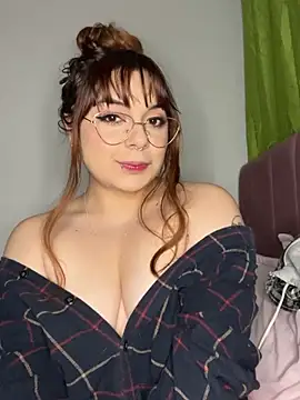 Snapshot of NatyOlson chatting on March 18, 2025, 4:15 am NatyOlson online show from March 18, 2025, 4:15 am