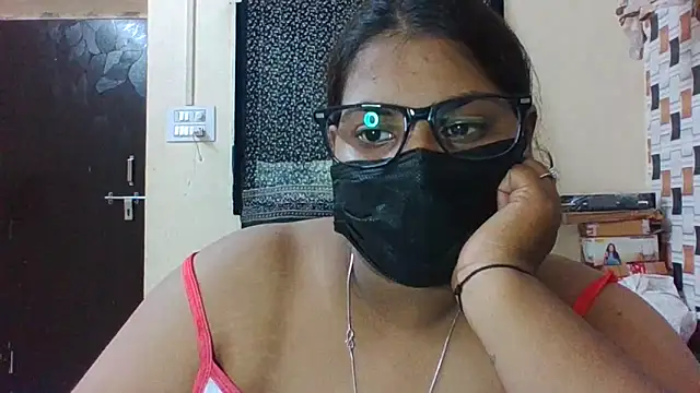 Hotmilfxox online show from June 1, 2026, 9:55 am