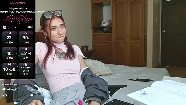 Snapshot of 3badweed3 chatting on February 4, 2025, 8:06 pm 3badweed3 online show from February 4, 2025, 8:06 pm