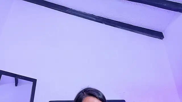 Skinny hottie18 online show from April 29, 2026, 5:30 pm
