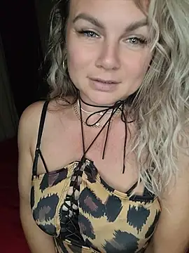candy queeen online show from July 7, 2026, 10:03 pm