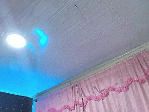 Snapshot of loren_tits24 chatting on January 13, 2025, 11:17 pm loren tits24 online show from January 13, 2025, 11:17 pm