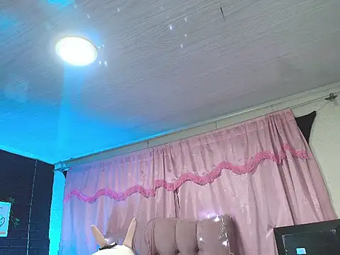 Snapshot of loren_tits24 chatting on January 27, 2025, 11:11 pm loren tits24 online show from January 27, 2025, 11:11 pm