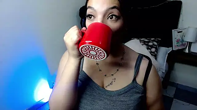 Snapshot of loren_tits24 chatting on June 12, 2026, 11:03 pm loren tits24 online show from June 12, 2026, 11:03 pm