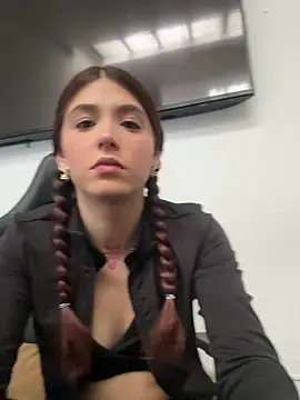 Snapshot of AnnyCherry_ chatting on July 11, 2026, 7:27 pm AnnyCherry online show from July 11, 2026, 7:27 pm