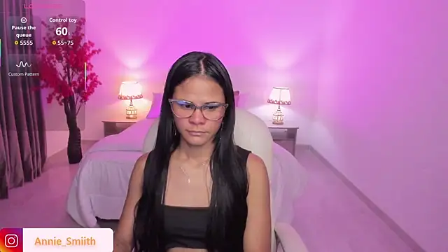 anniie smith online show from November 9, 2025, 11:30 am