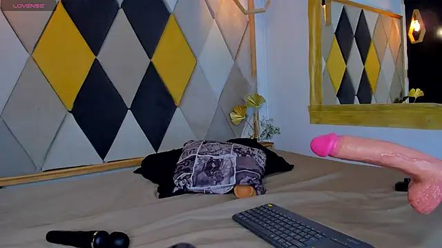 Snapshot of SamanthaFerrer_ chatting on March 13, 2025, 9:48 pm SamanthaFerrer online show from March 13, 2025, 9:48 pm