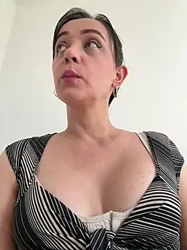 natalie cowens online show from June 17, 2026, 10:00 pm